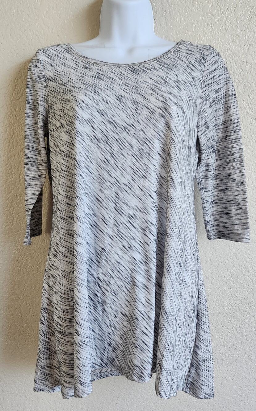 Hannah Petite Black White Marled Round Neck Top PS Lightweight Soft Stretch